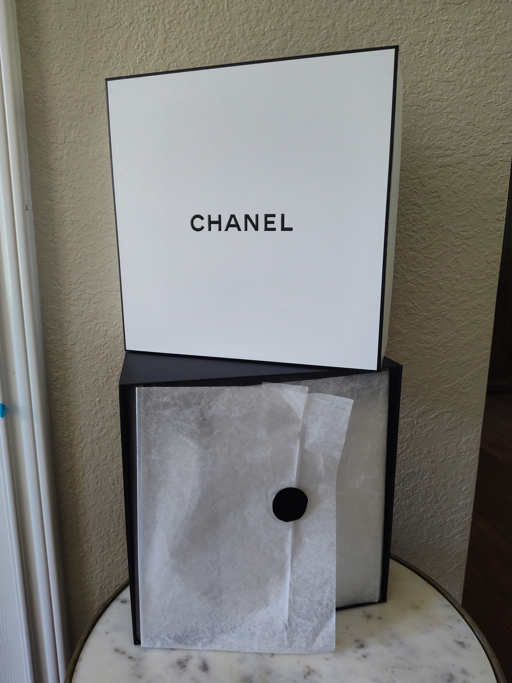 Authentic CHANEL Gift Presentation Box Tissue CC Seal Luxury Packaging Keepsake